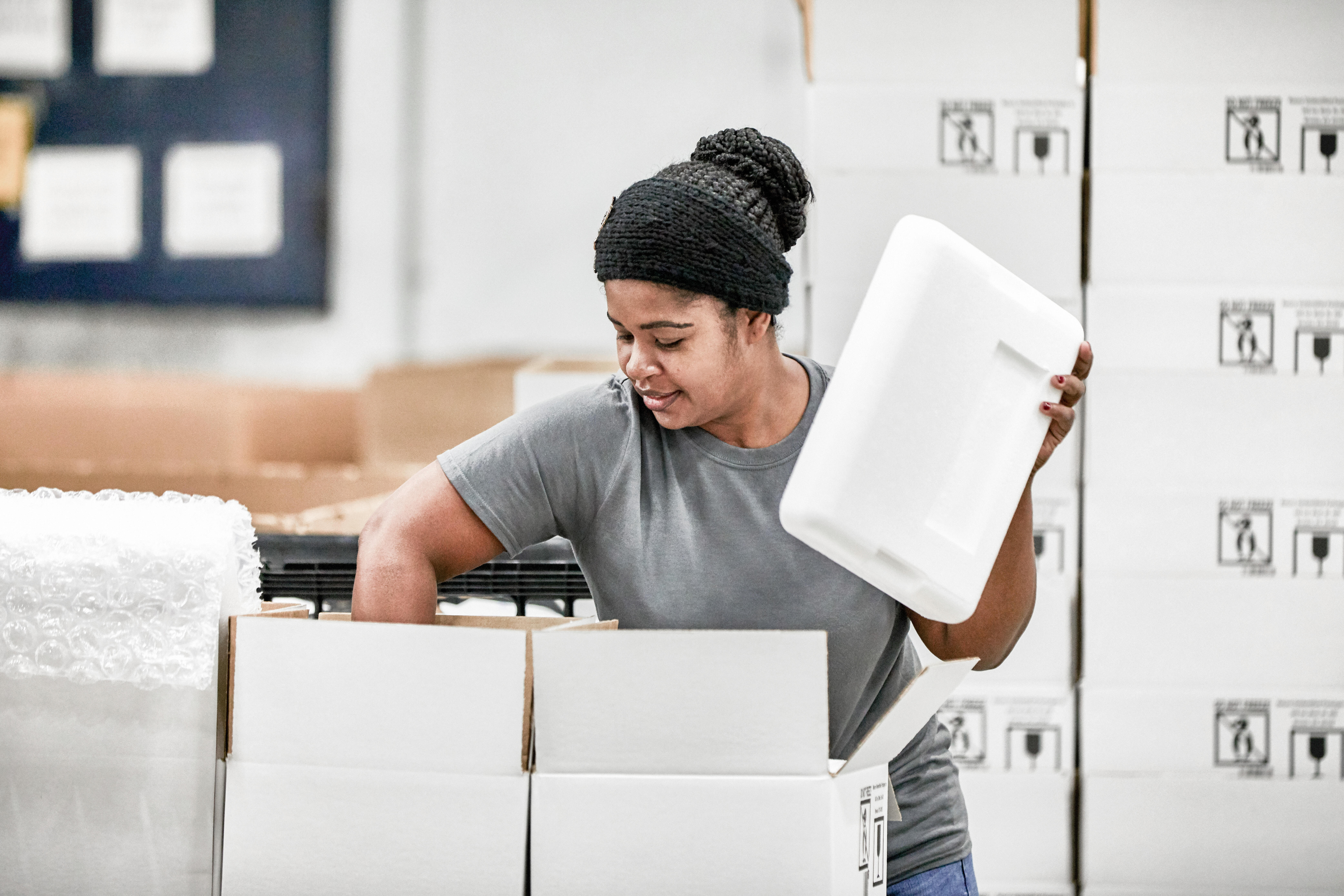 AB-DC-Worker-Female-Pack-Cold_RGB_Large_JPG (2)