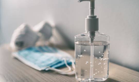 COVID-19_masks-handsanitizer
