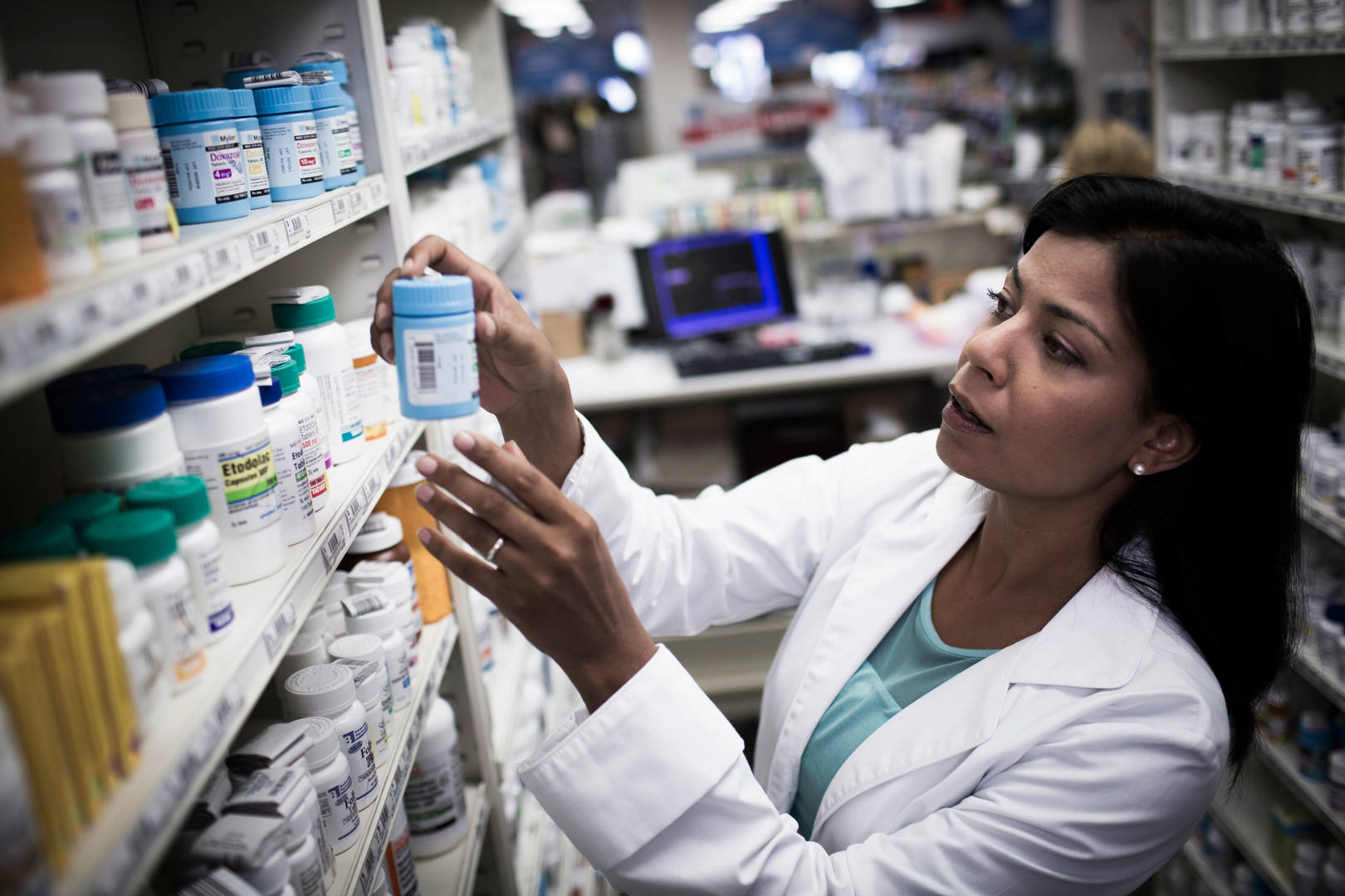IP_BackStore_Pharm_Stock_Bottles_004