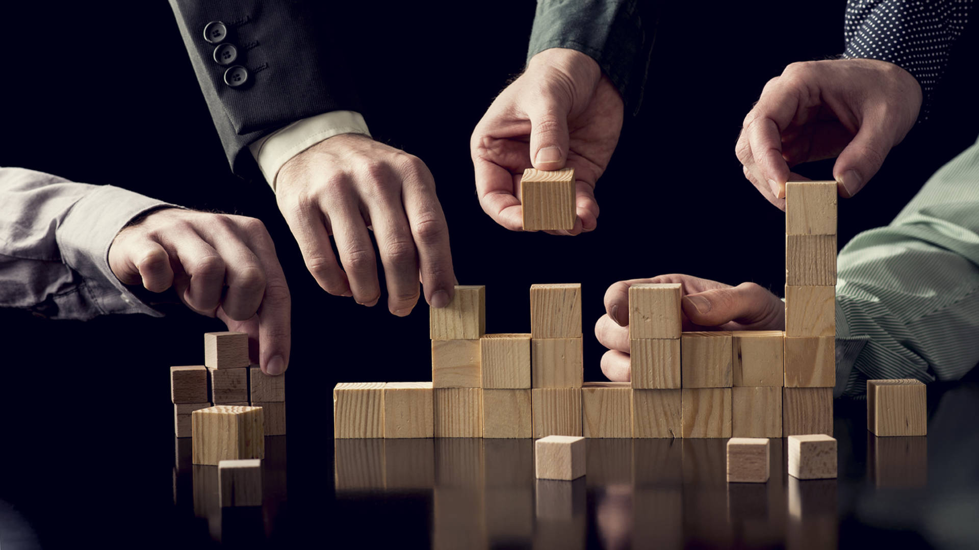 Hands and blocks building strategy